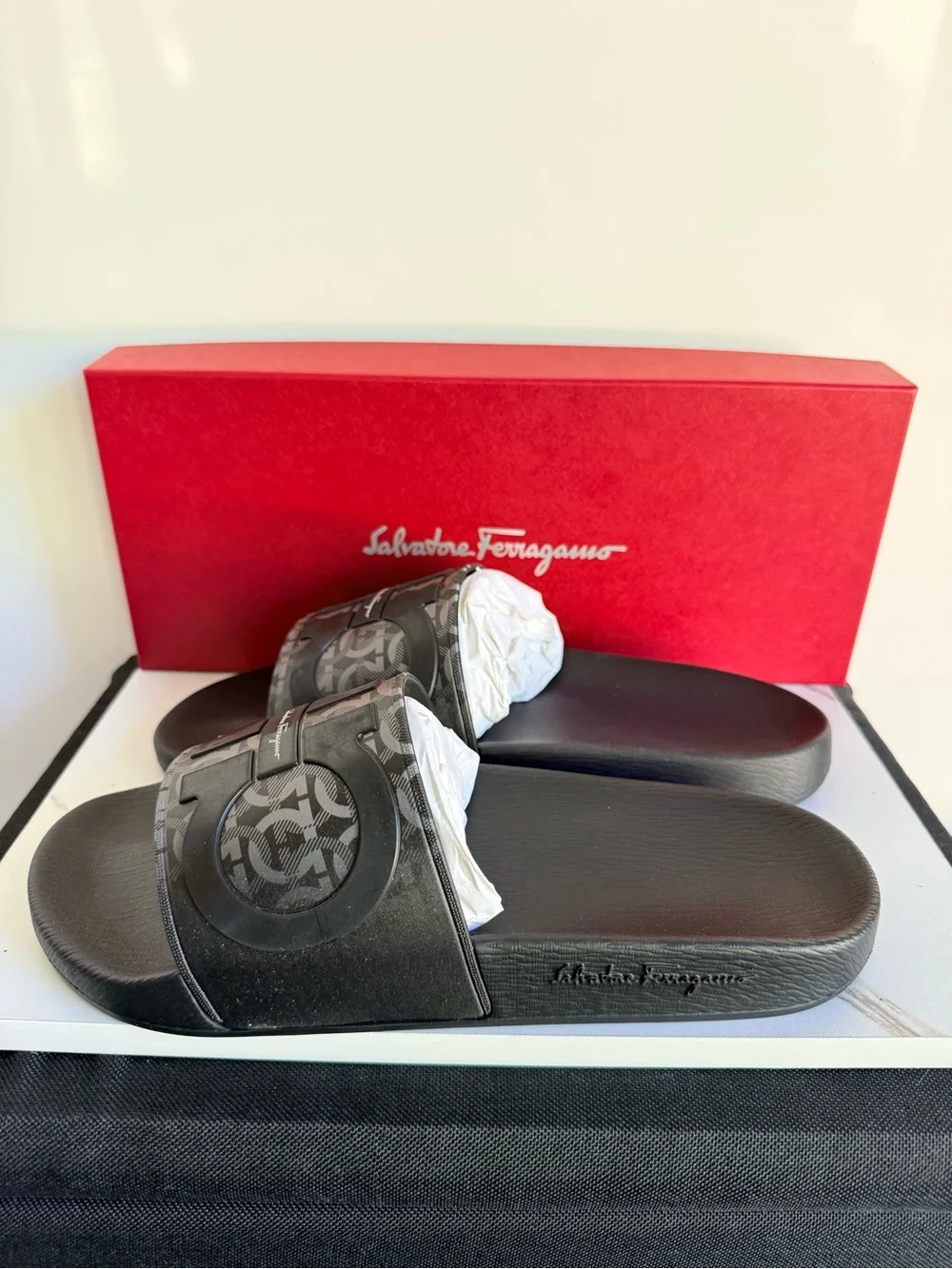 Salvatore Ferragamo Groove 6 Men slide sandals, Size 8